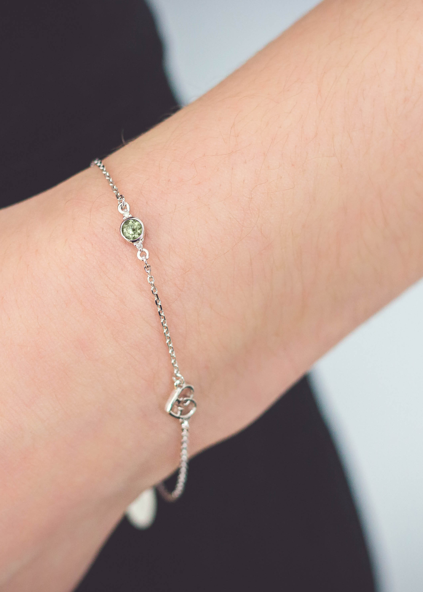 NATURAL PERIDOT AND TWO NATURAL DIAMOND AUGUST BRACELET SILVER