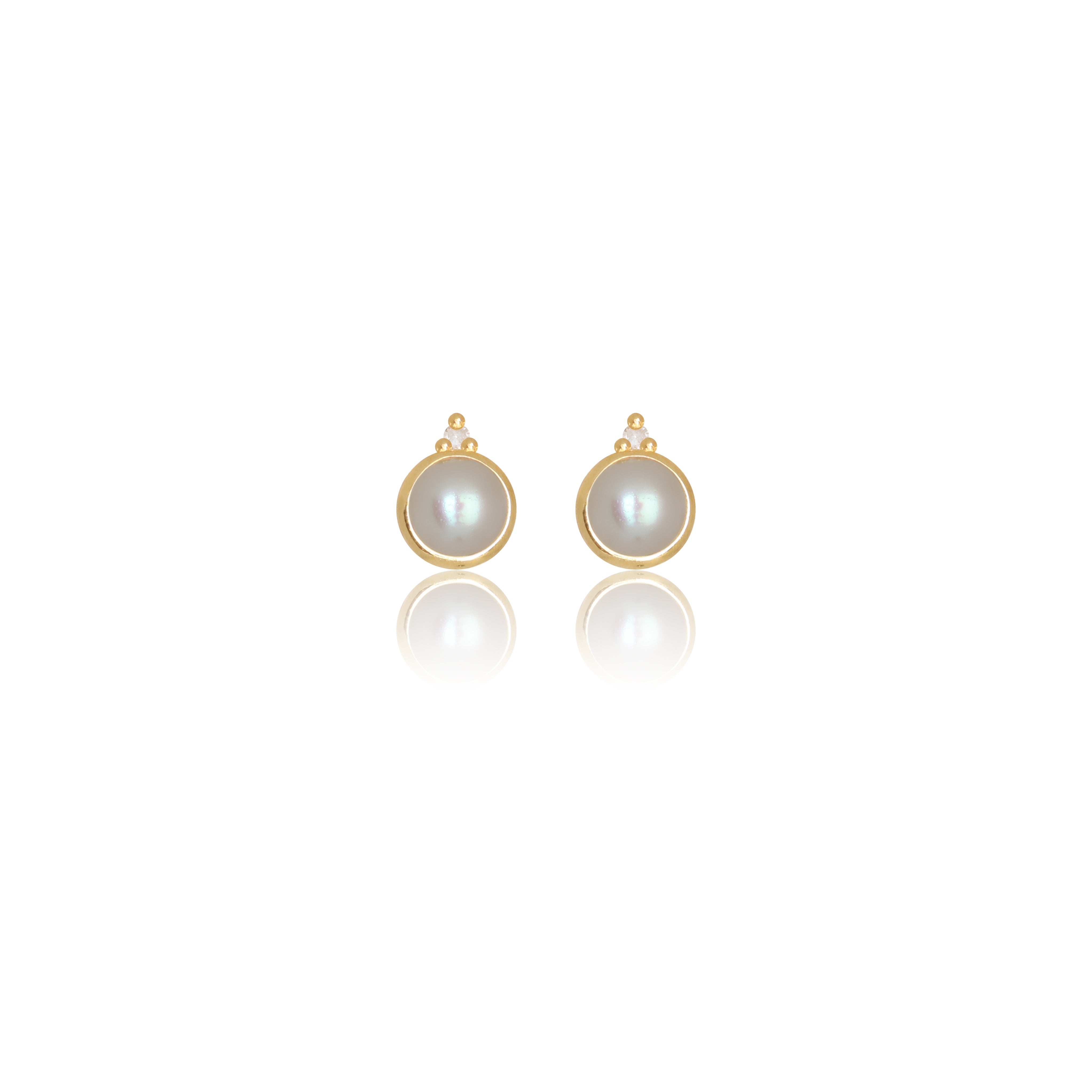 FRESHWATER PEARL AND TWO NATURAL DIAMOND JUNE EARRINGS GOLD